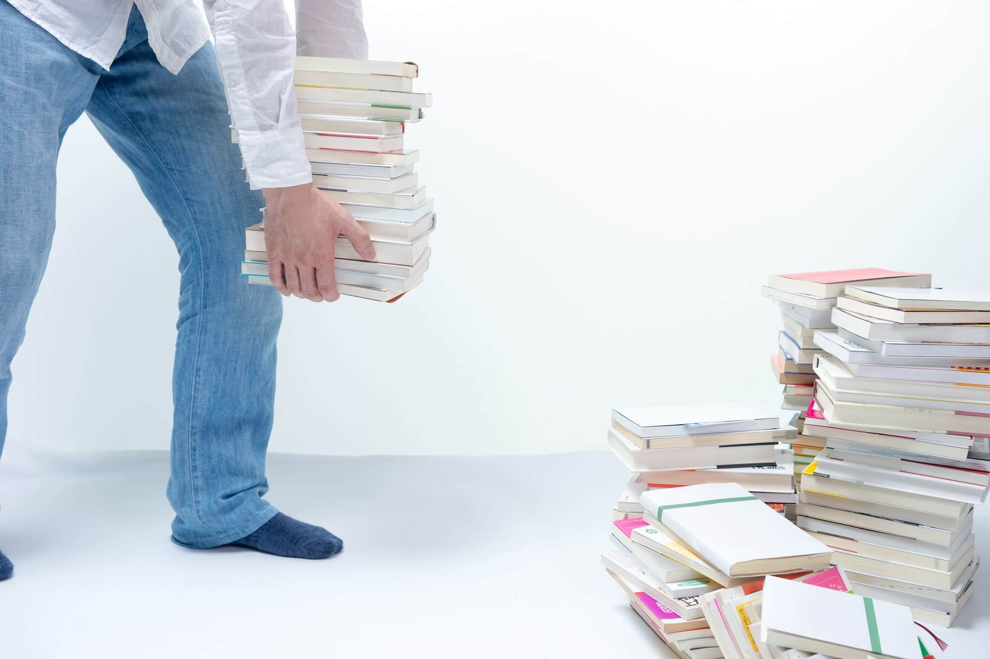 ゴミとして出しづらい同人誌・・・おすすめの処分方法はある？