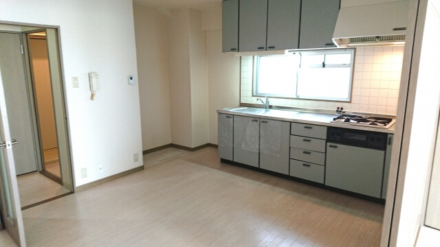 ゴミ屋敷のスタッフ数と費用