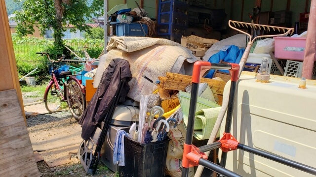 違法な業者は摘発されないのか?