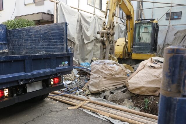 庭木も不用品もまとめて廃品回収業者へ