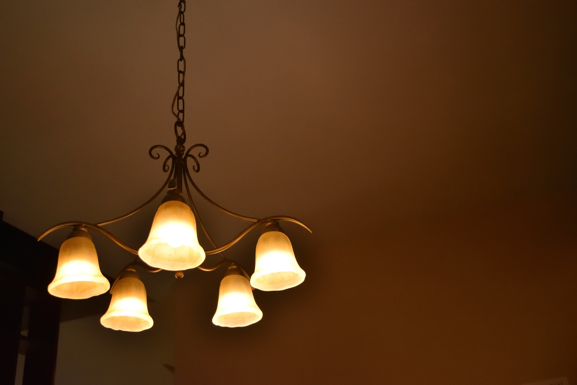 照明の正しい捨て方とは