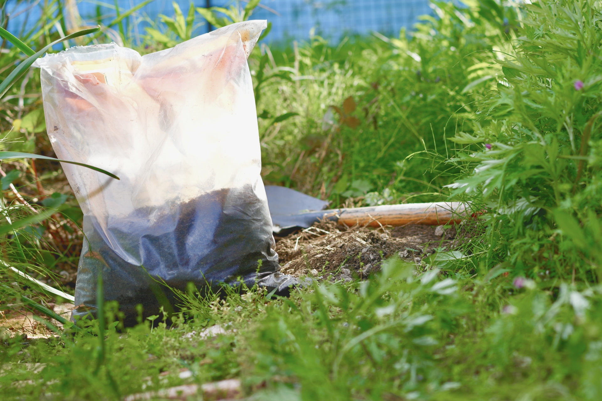 土を燃えるゴミで捨てる方法とは