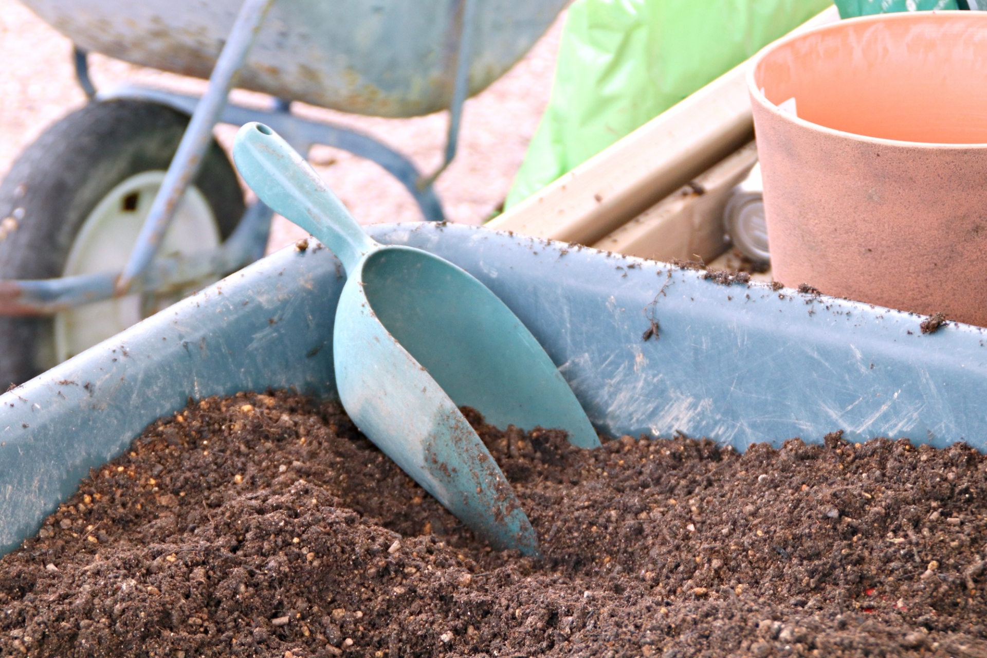 土をホームセンターで処分する方法