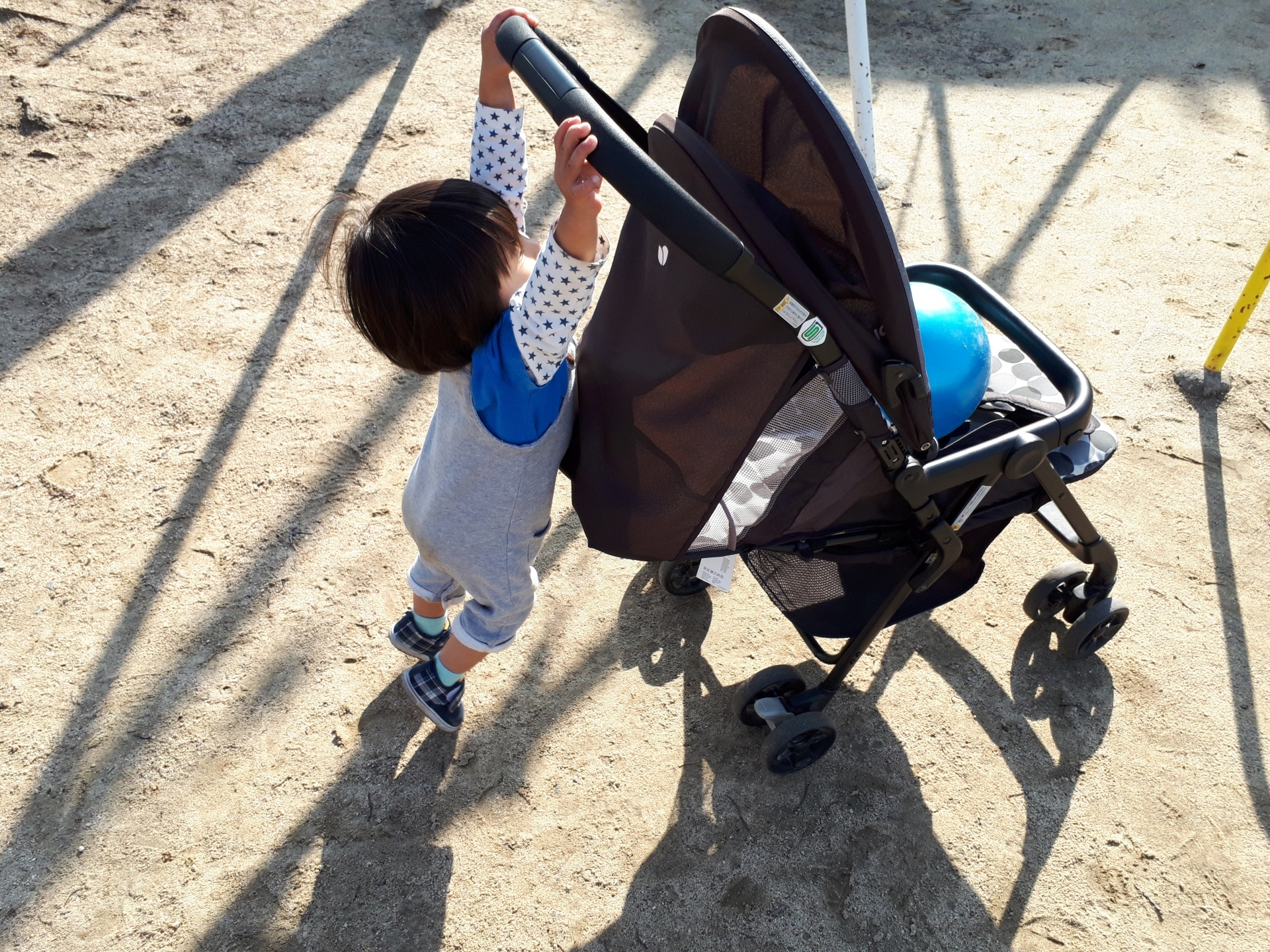 ベビーカーの捨て方とは